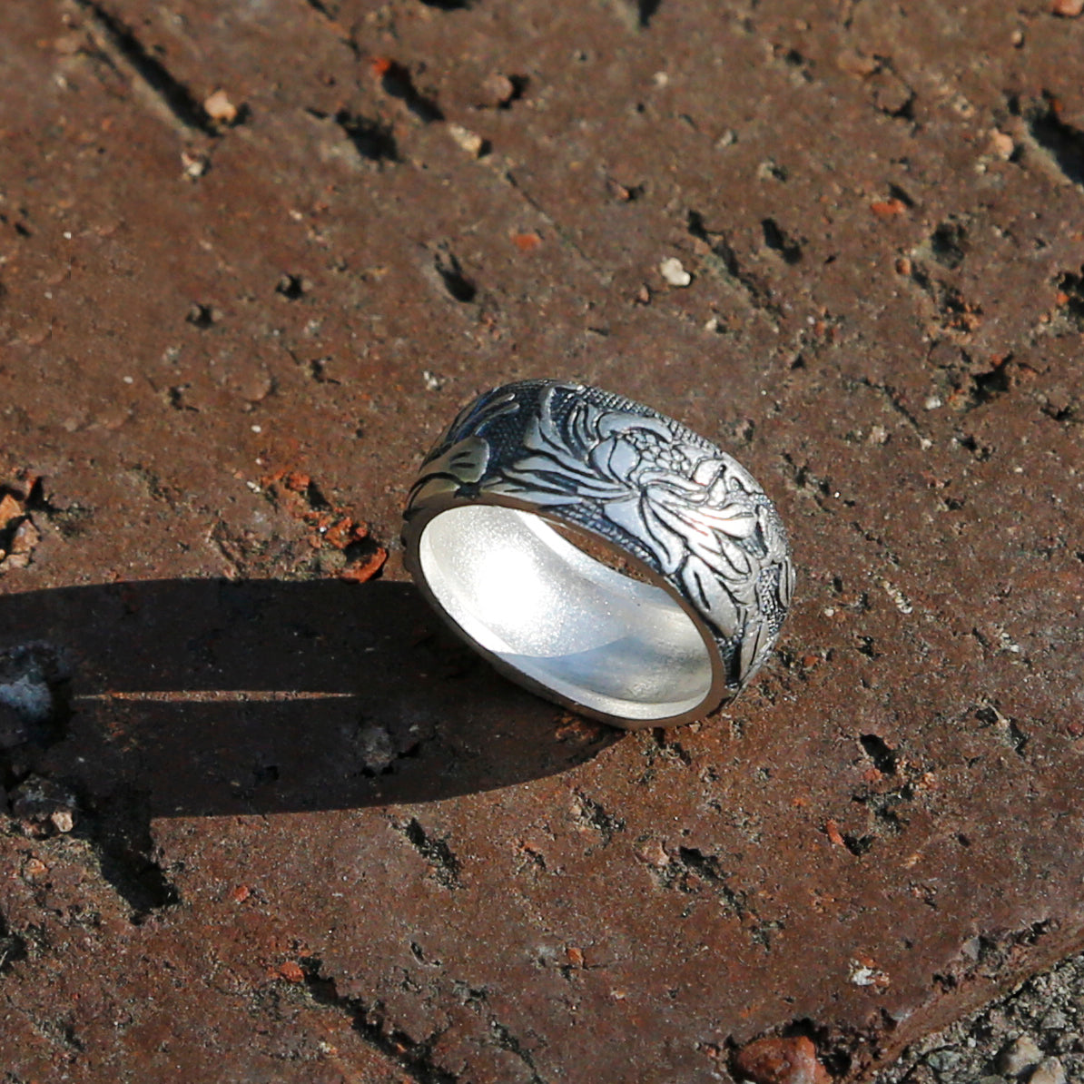 Embossed Lotus Vintage Style Silver Ring, Tibetan Buddhism Ring, Buddhist Prayer Om Ring - ZentralDesigns