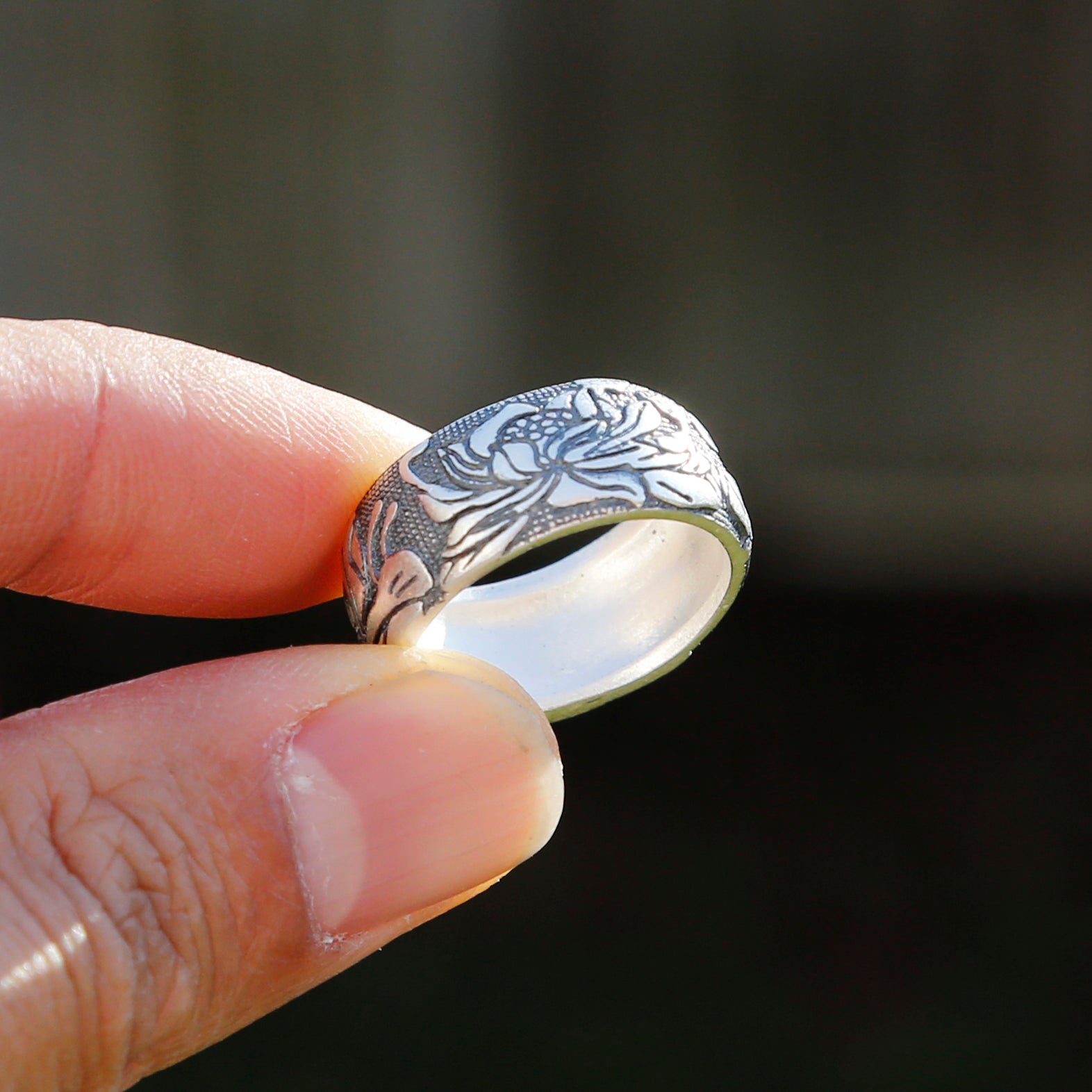 Embossed Lotus Vintage Style Silver Ring, Tibetan Buddhism Ring, Buddhist Prayer Om Ring - ZentralDesigns