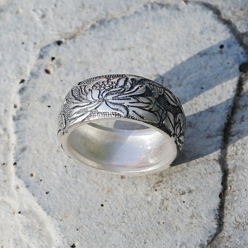 Embossed Lotus Vintage Style Silver Ring, Tibetan Buddhism Ring, Buddhist Prayer Om Ring - ZentralDesigns