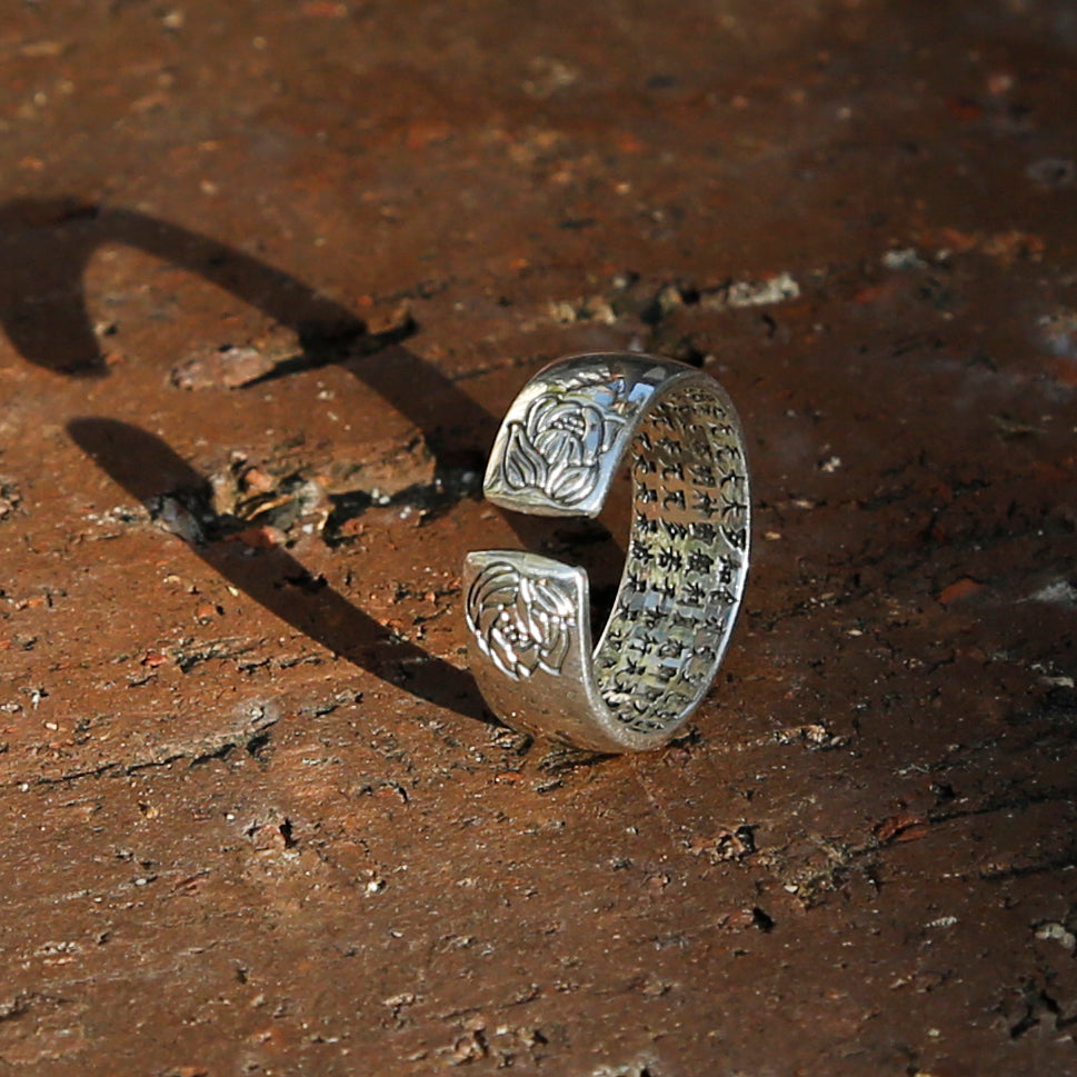 Praying Hand with Buddhist Sutra Sterling Silver Ring, Tibetan Buddhism Ring - ZentralDesigns