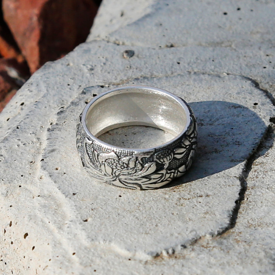 Embossed Lotus Vintage Style Silver Ring, Tibetan Buddhism Ring, Buddhist Prayer Om Ring - ZentralDesigns
